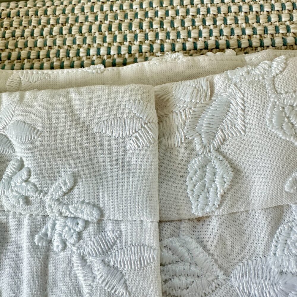 LOFT "Riviera" Shorts with Floral Embroidery - Picture 4 of 10